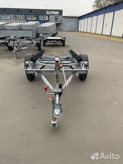 Лодочный прицеп 