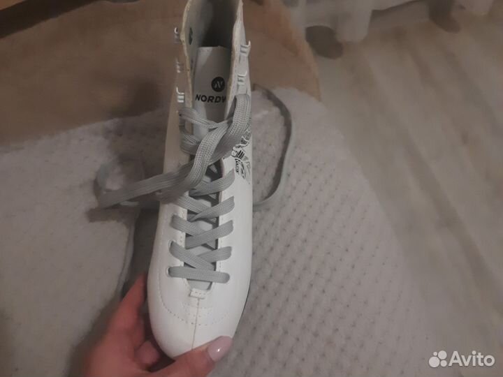 Коньки фигурные 38 размер