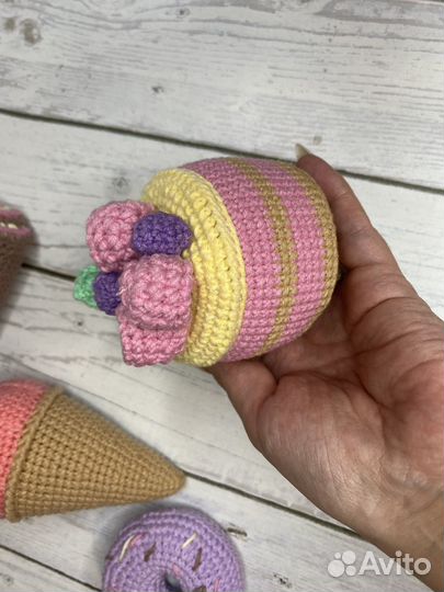 Сладости вязаные