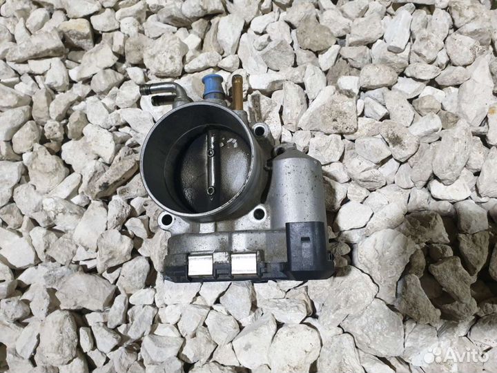 Дроссельная заслонка Volkswagen Passat B5+