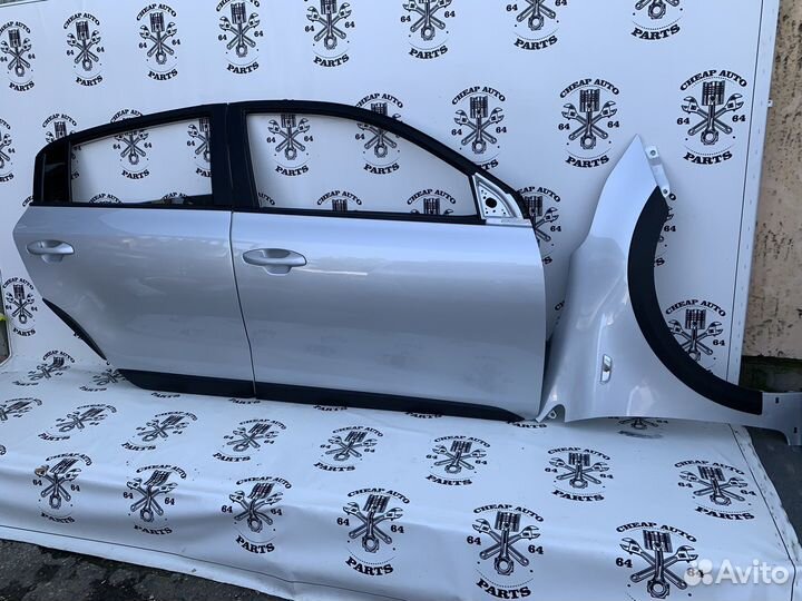 Серебристые двери правые Kia Rio X-Line Оригинал