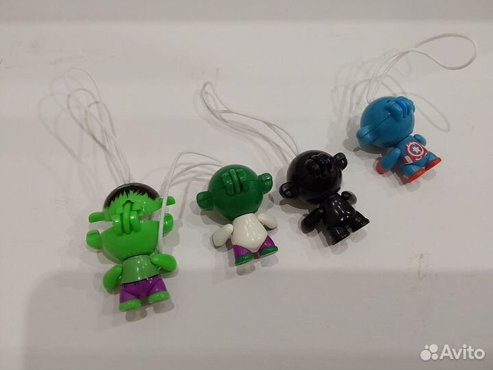 Киндер сюрприз Марвел брелки