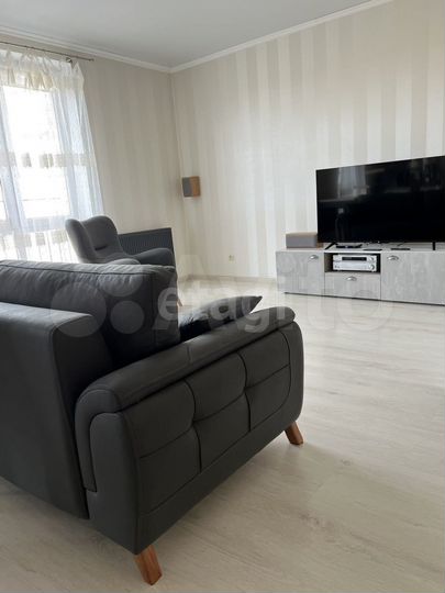 4-к. квартира, 98 м², 8/10 эт.