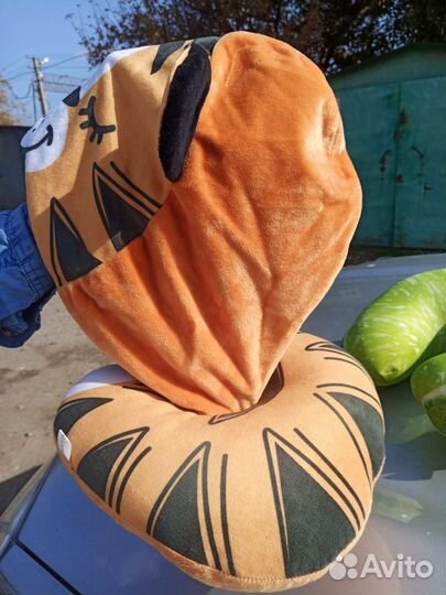 Подушка под шею дорожная детская с капюшоном