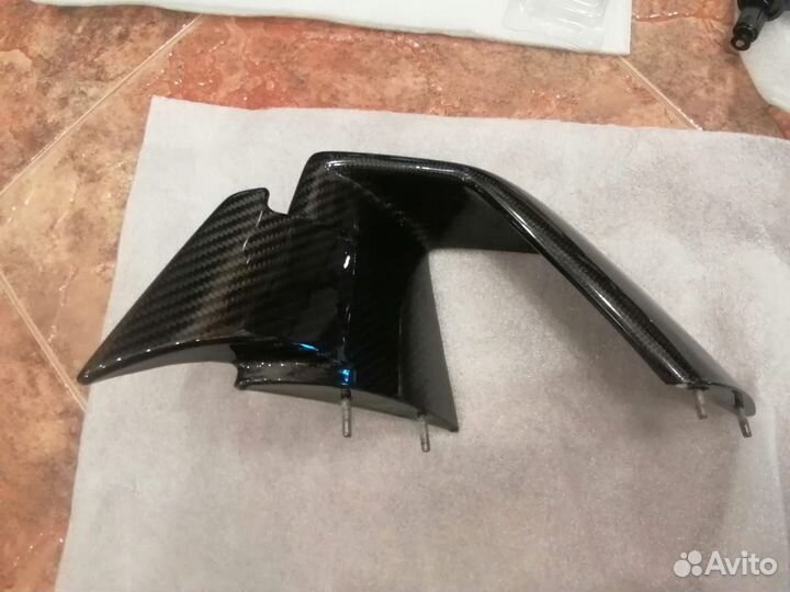 Карбоновый винглет с BMW M1000RR