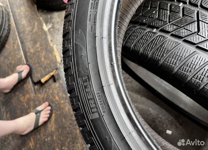 Pirelli Scorpion Winter 255/40 R21