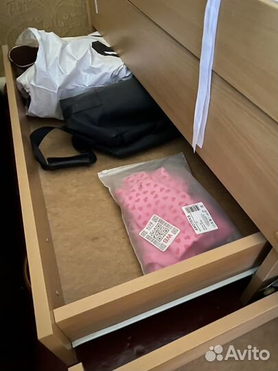 Детская кроватка с маятником и ящиком