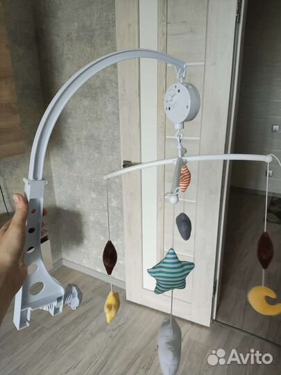 Музыкальный мобиль на кроватку