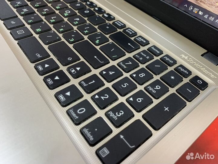 Asus i3-5005U OZU8 HDD1000 HD920M t03