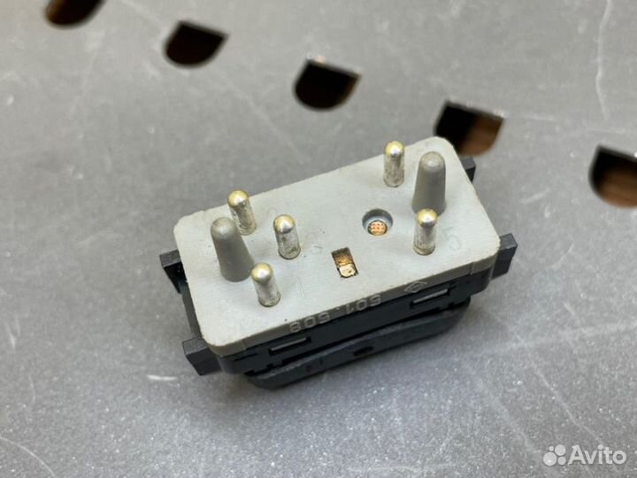 Кнопка обогрева сидений Mercedes-Benz S-Class W140