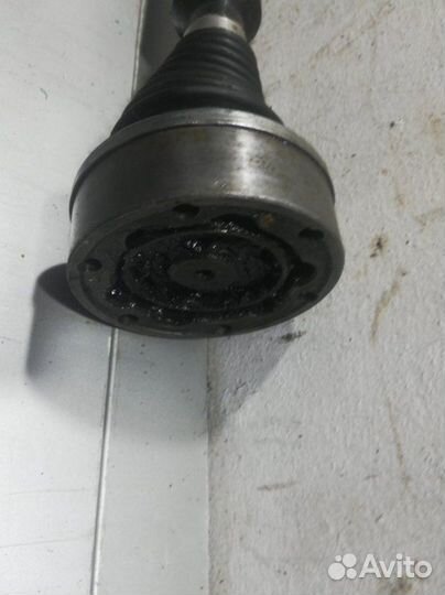 Привод (полуось) правый Skoda Octavia A5