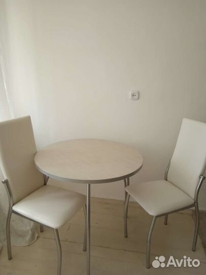 Стол и 2 стула