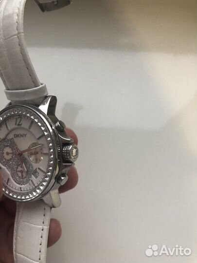 Часы dkny