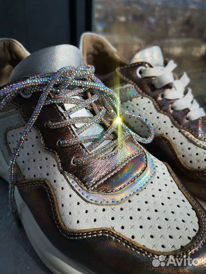 Шнурки со стразами