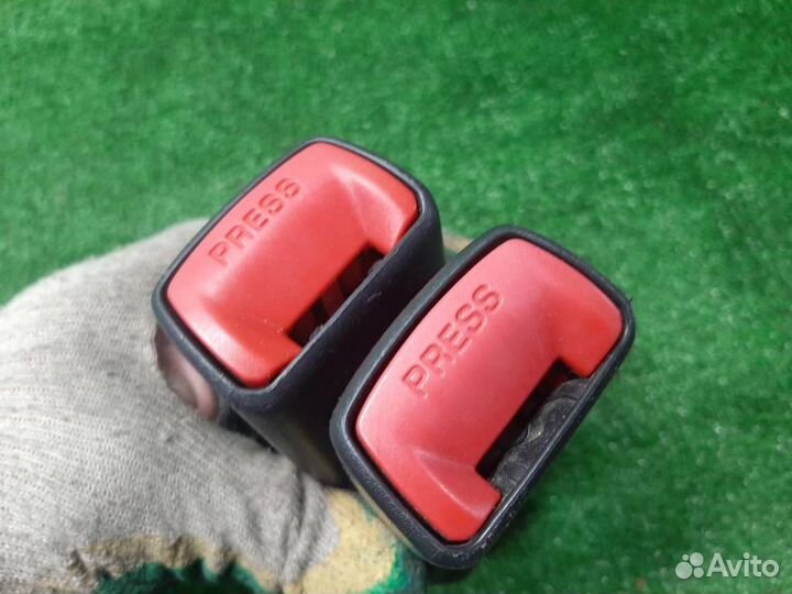 Замок ремня безопасности задний Toyota Aygo B10 2