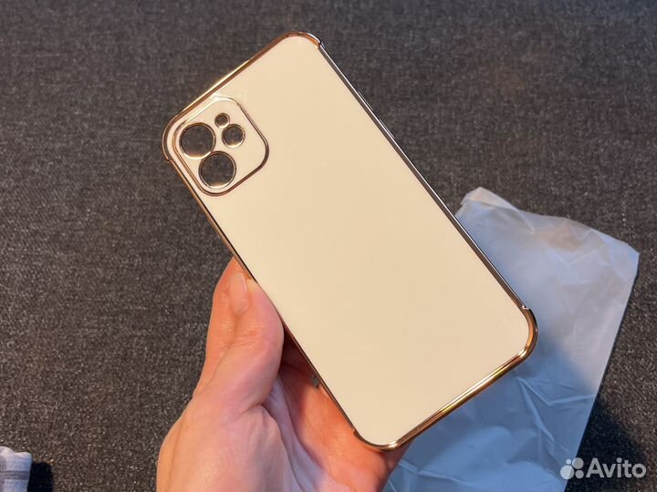 Чехол на iPhone 12