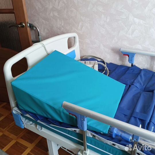 Медицинская кровать для лежачих больных