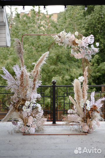 Арка свадебная, подставки для цветов, мольберты