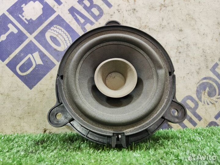 Динамик передний правый Renault Fluence седан 1.6