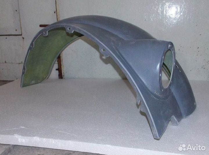 Передние стеклопластиковые крылья под малый горшок