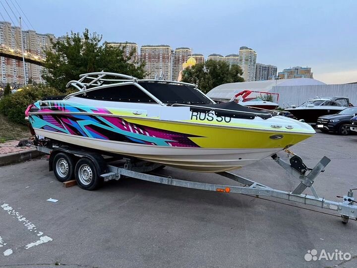 Моторный катер Chaparral SS 204