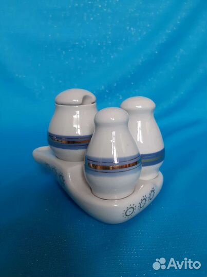 Гжель, фигурки, самовар, фруктовницы