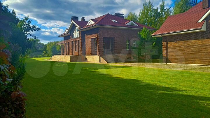 Дом 610 м² на участке 23 сот.