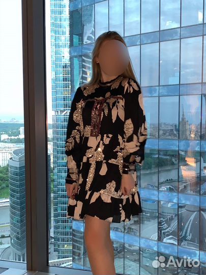 Платье Zara с паетками S