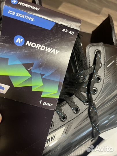 Мужские хоккейные коньки (новые)