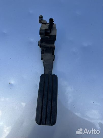 Renault megane 3 педаль газа