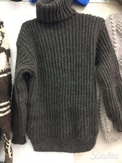 Вязаные из козьего пуха шаль, носки