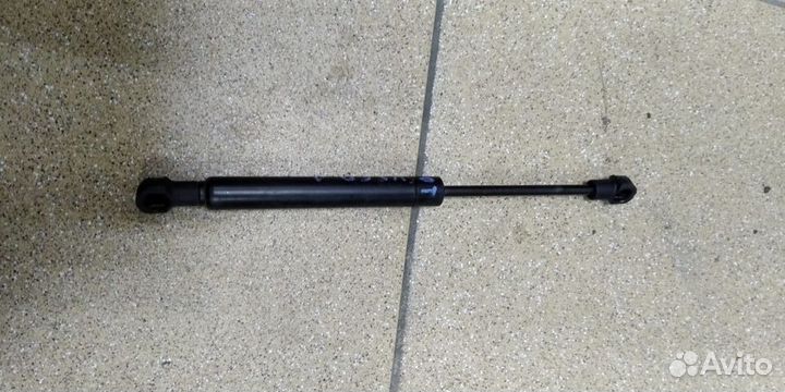 Амортизатор капота Вольво S 60 I