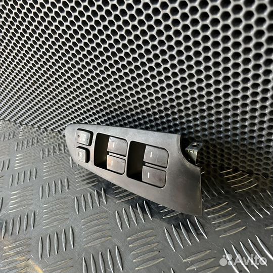 Блок управления стеклоподъемниками Kia Cerato