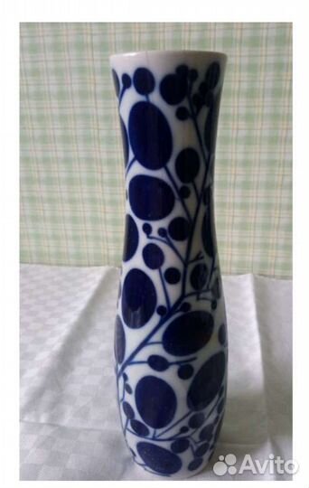 Ваза фарфоровая