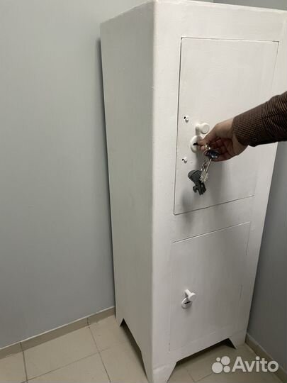 Сейф металлический большой