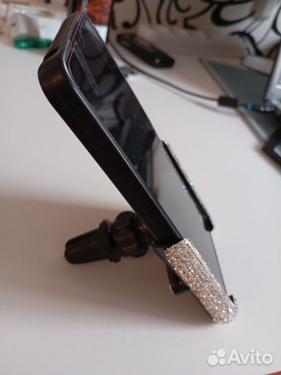 Автомобильный держатель для телефона со стразами