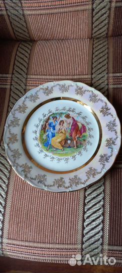 Декоративная фарфоровая тарелка