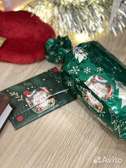 Новогодний бокс от Hooked on books