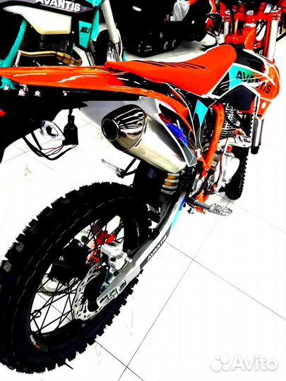 Avantis A2 Lux 250: Кросс-мотоцикл с 21 л.с. для путешествий по бездорожью
