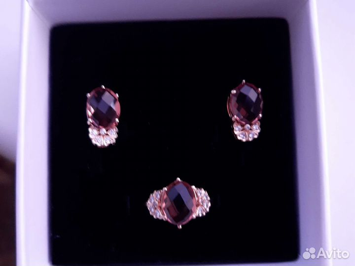 Гарнитур с султанитом(серьги и кольцо)