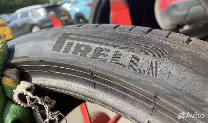 Pirelli P Zero PZ4 285/35 R23 и 325/30 R23