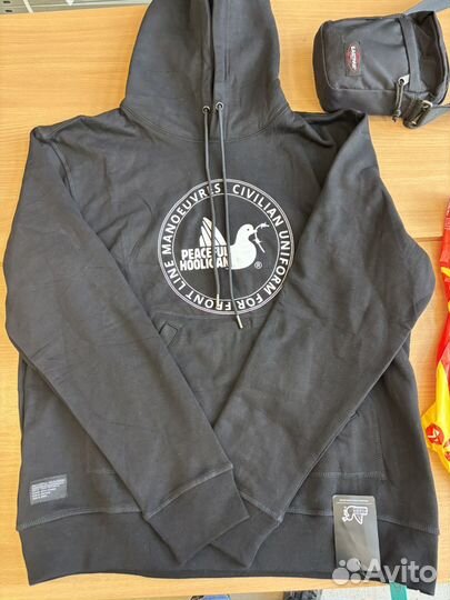 Толстовка peaceful hooligan