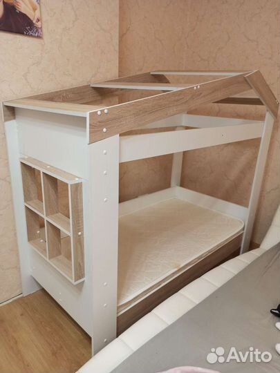 Детская кровать-домик от 3 лет с матрасом бу