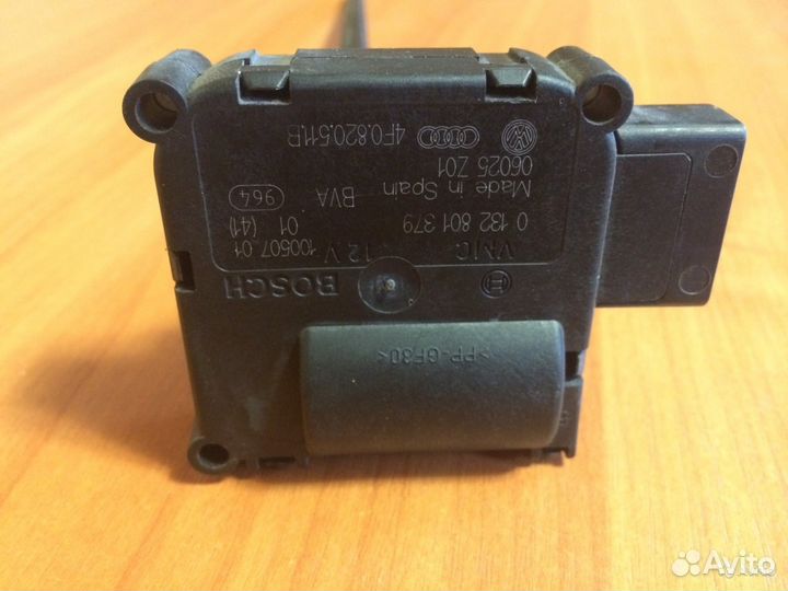 Моторчик заслонки печки audi Q7