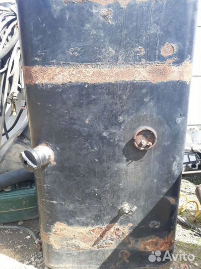 Продам топливный бак