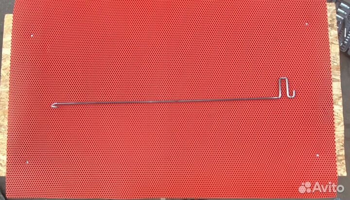 Торсион крышки багажника Mitsubishi Carisma седан