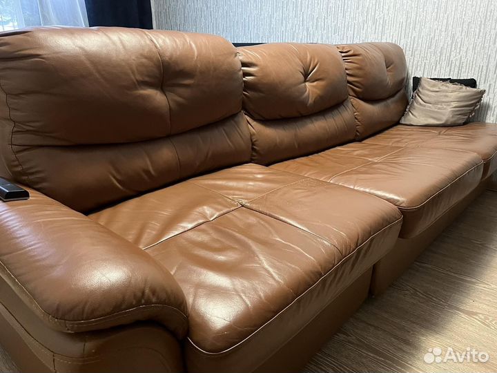 Кожаный диван бу