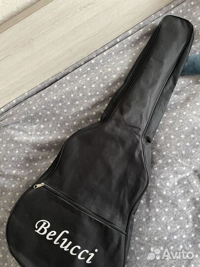 Акустическая гитара