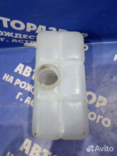 Бачок расширительный Ваз Лада Приора седан 21126