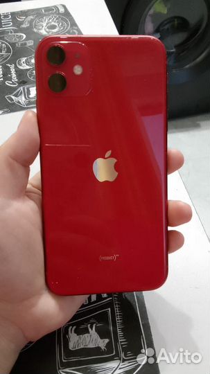 Телефон iPhone 11 64гб